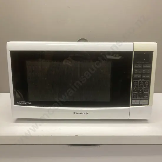 Panasonic Inverter 32 Litre Microwave. Model NN-ST656W