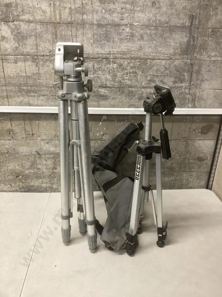 Vintage Exelas 323B Tripod Made In Japan, iiC Tripod Taiwan, Tamrac Carry Bag Image 1++