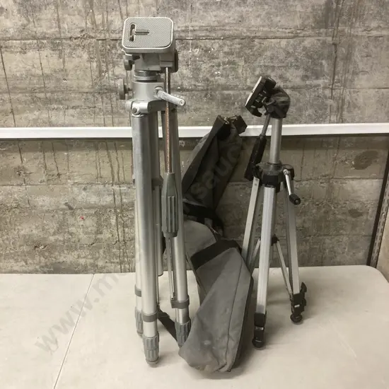 Vintage Exelas 323B Tripod Made In Japan, iiC Tripod Taiwan, Tamrac Carry Bag