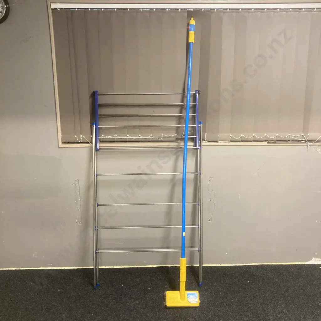 Raven Telescopic Water Brush & a Fold Out Clothes Airing Rack Image 1++