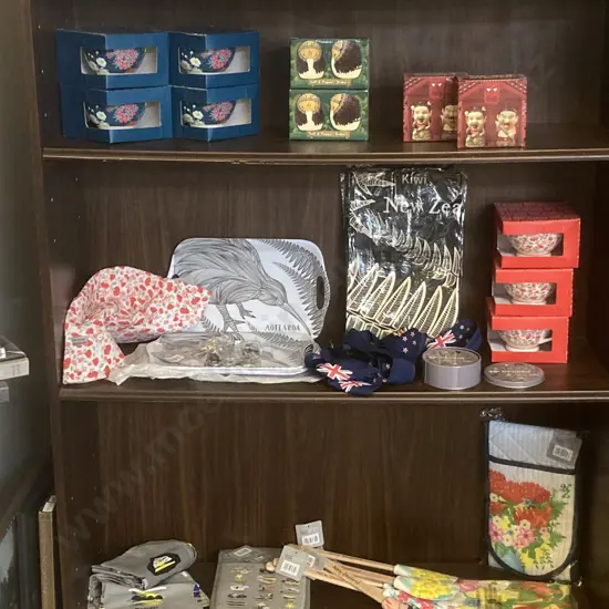 Lot of Assorted New Zealand / Kiwiana Souvenirs