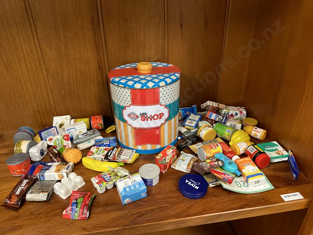 Selection Of Vintage New World Little Shop Merchandise Toys & Lidded Cannister Image 1++