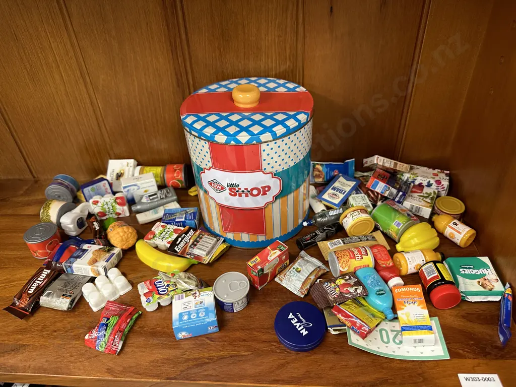 Selection Of Vintage New World Little Shop Merchandise Toys & Lidded Cannister Image 1++