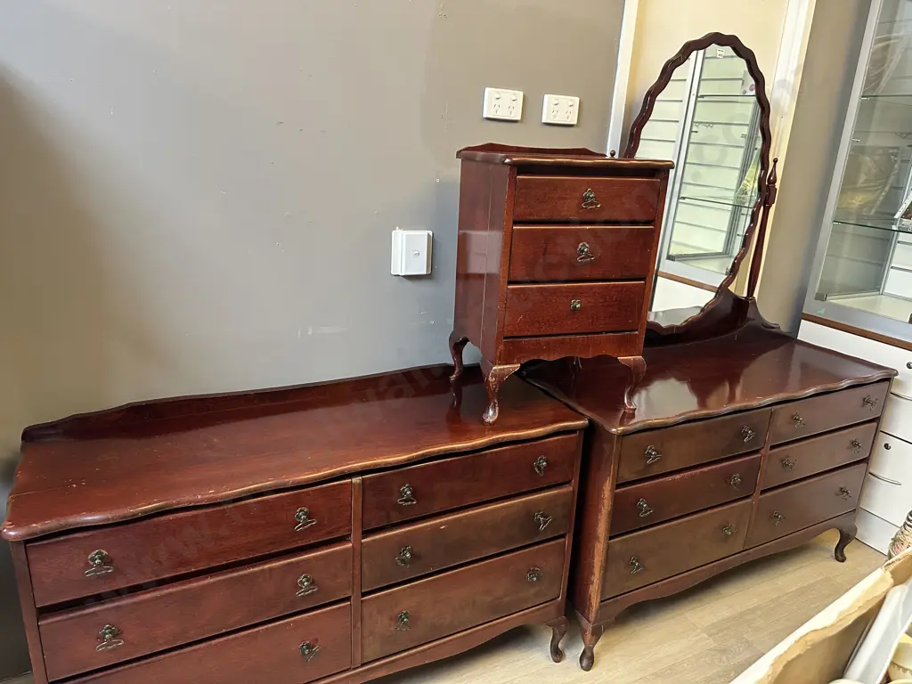 Queen Anne Mahogany 4 Piece Bedroom Suite Image 1++