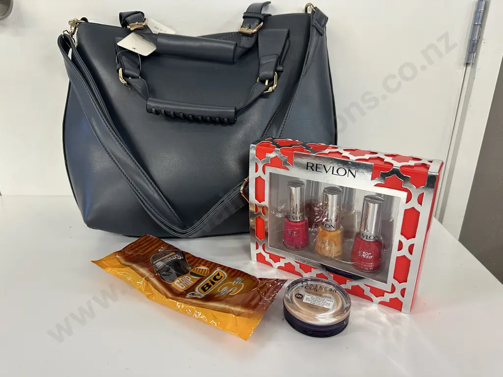 New Blue Handbag With Nail Polish Etc Image 1++