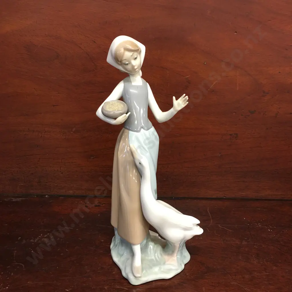 Vintage Lladro Figurine Girl With Goose H13.5cm Image 1++