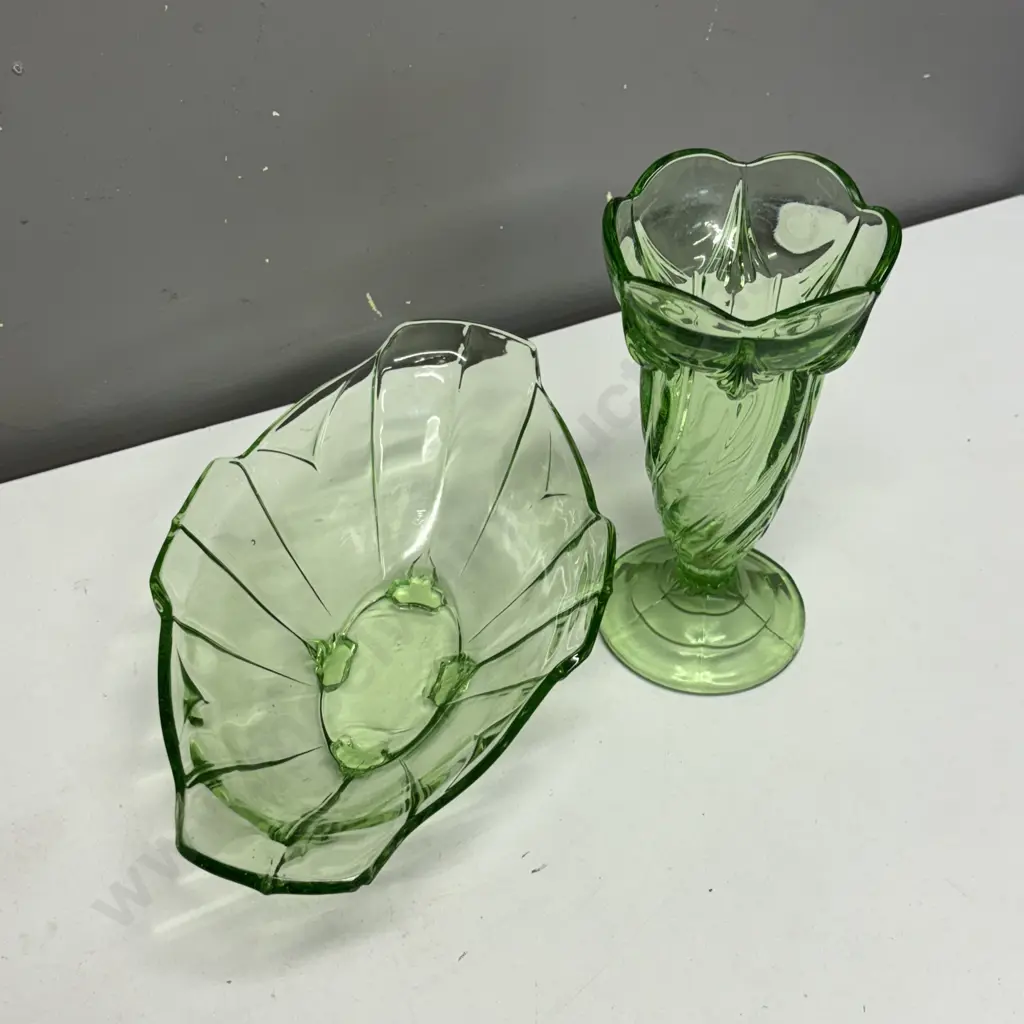Vintage Art Deco Green Glass Bowl and Vase Image 1++