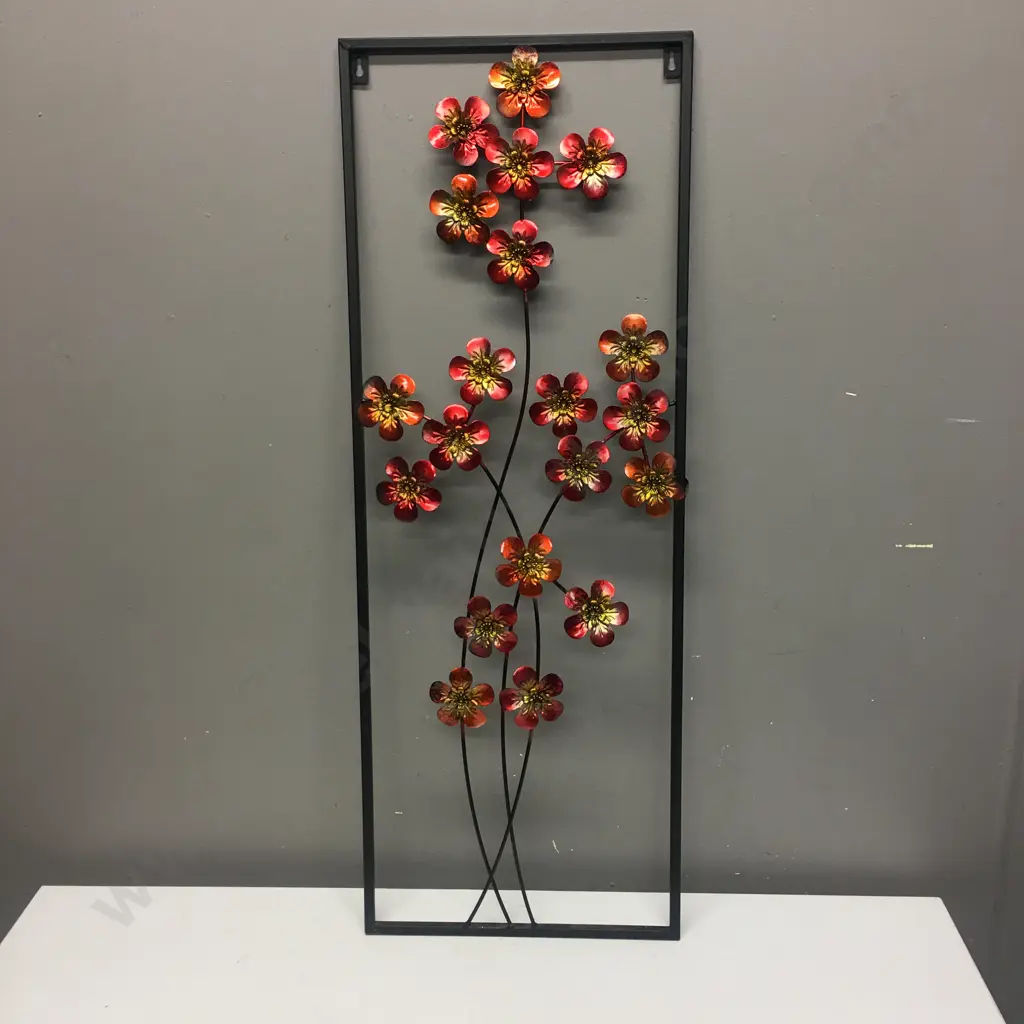 Metal Wall Art Floral Detail H91,W33cm. Image 1++