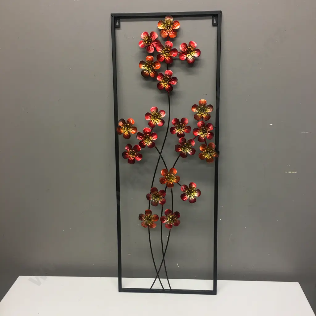 Metal Wall Art Floral Detail H91,W33cm. Image 1++