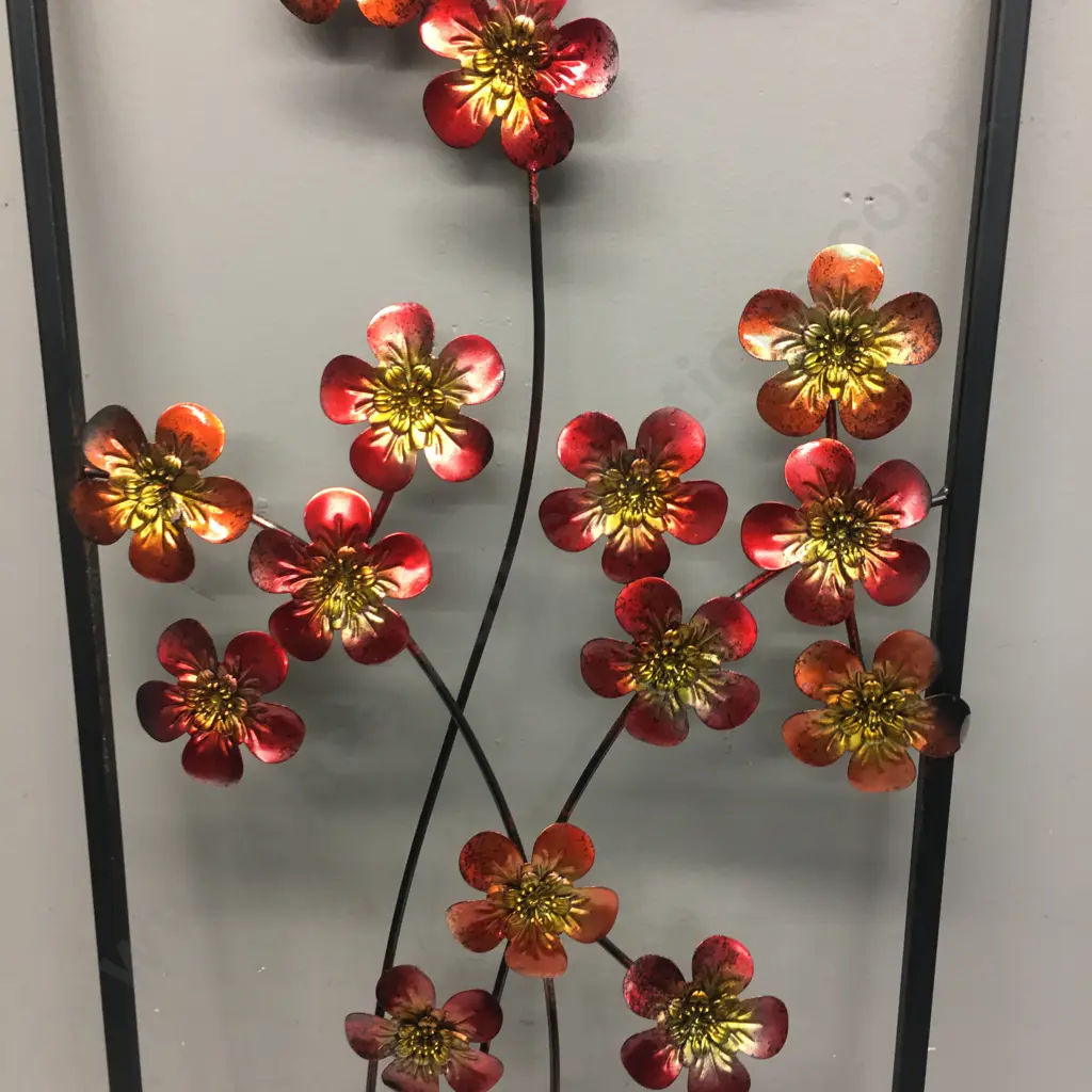 Metal Wall Art Floral Detail H91,W33cm. Image 1++