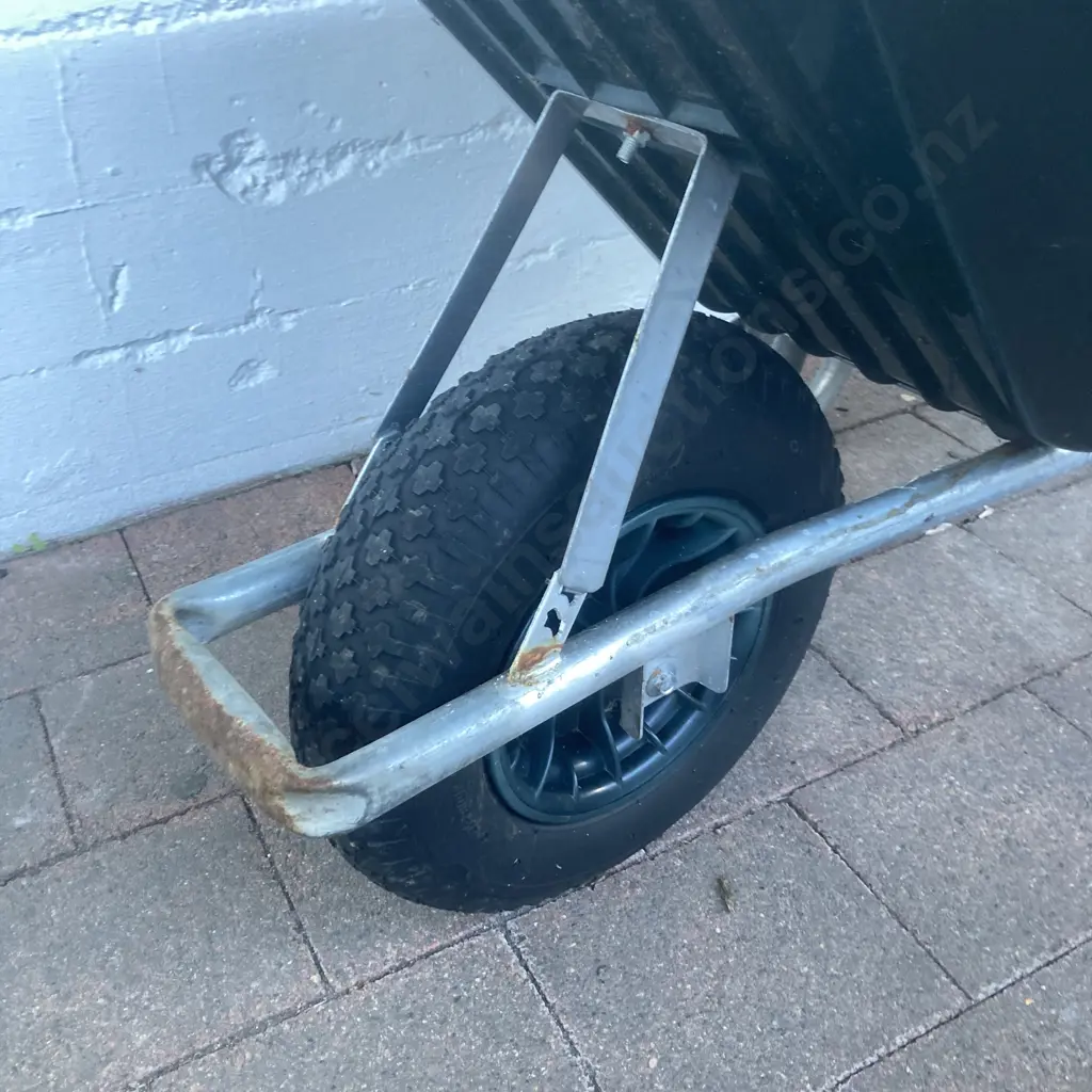 New Zealand Wheelbarrows Parker Wheelbarrow Image 1++