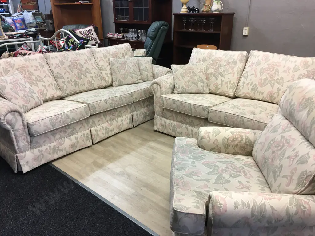Moran Lounge Suite 3+2+1 Cream Floral Tones  Image 1++