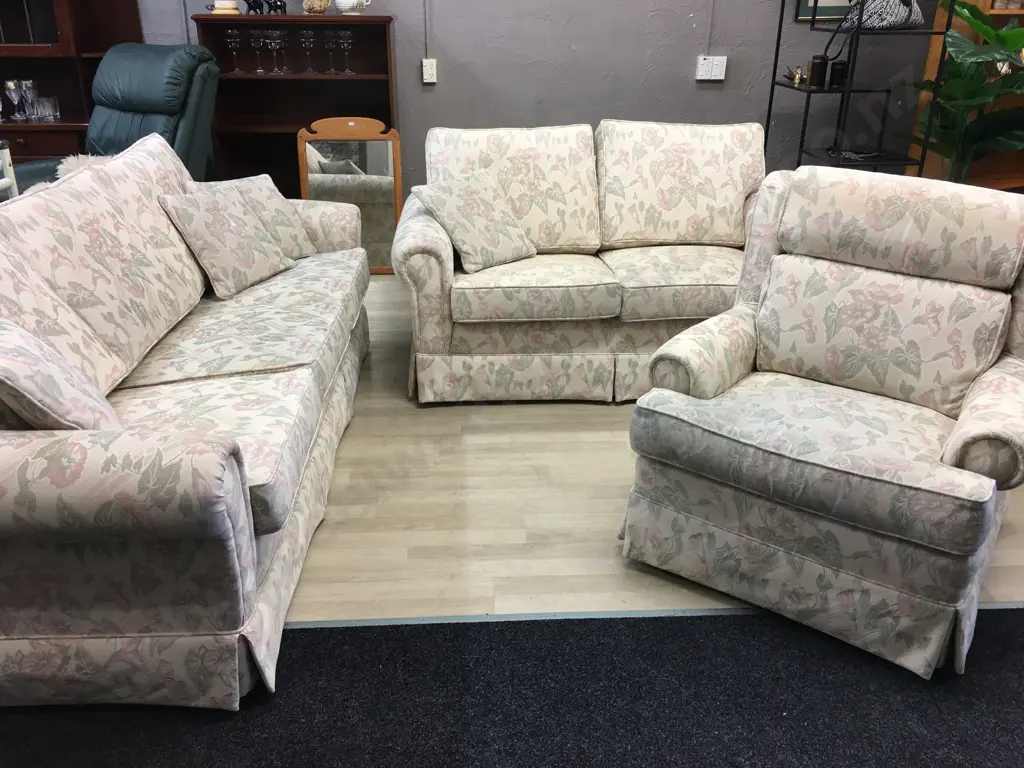 Moran Lounge Suite 3+2+1 Cream Floral Tones  Image 1++