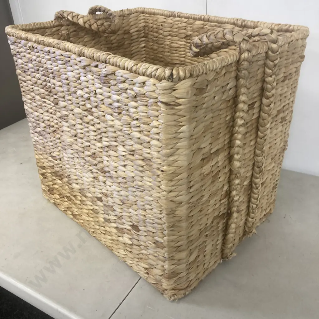 Large Solace Rice Nut Weave Basket - Water Hyacinth & Iron. H49 W58 D44cm Image 1++