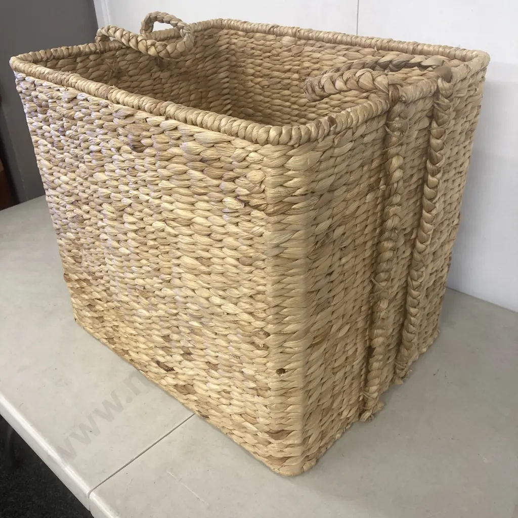 Large Solace Rice Nut Weave Basket - Water Hyacinth & Iron. H49 W58 D44cm Image 1++
