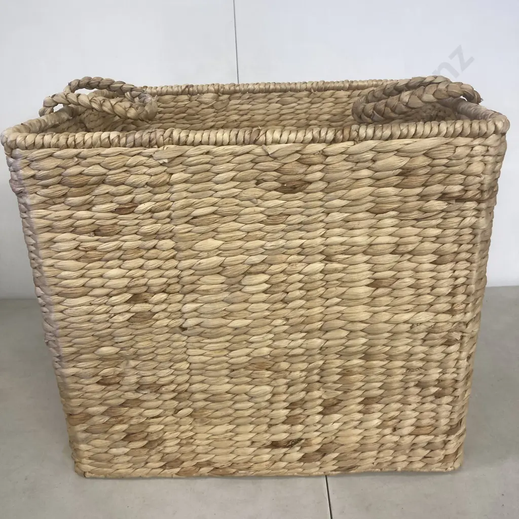 Large Solace Rice Nut Weave Basket - Water Hyacinth & Iron. H49 W58 D44cm Image 1++