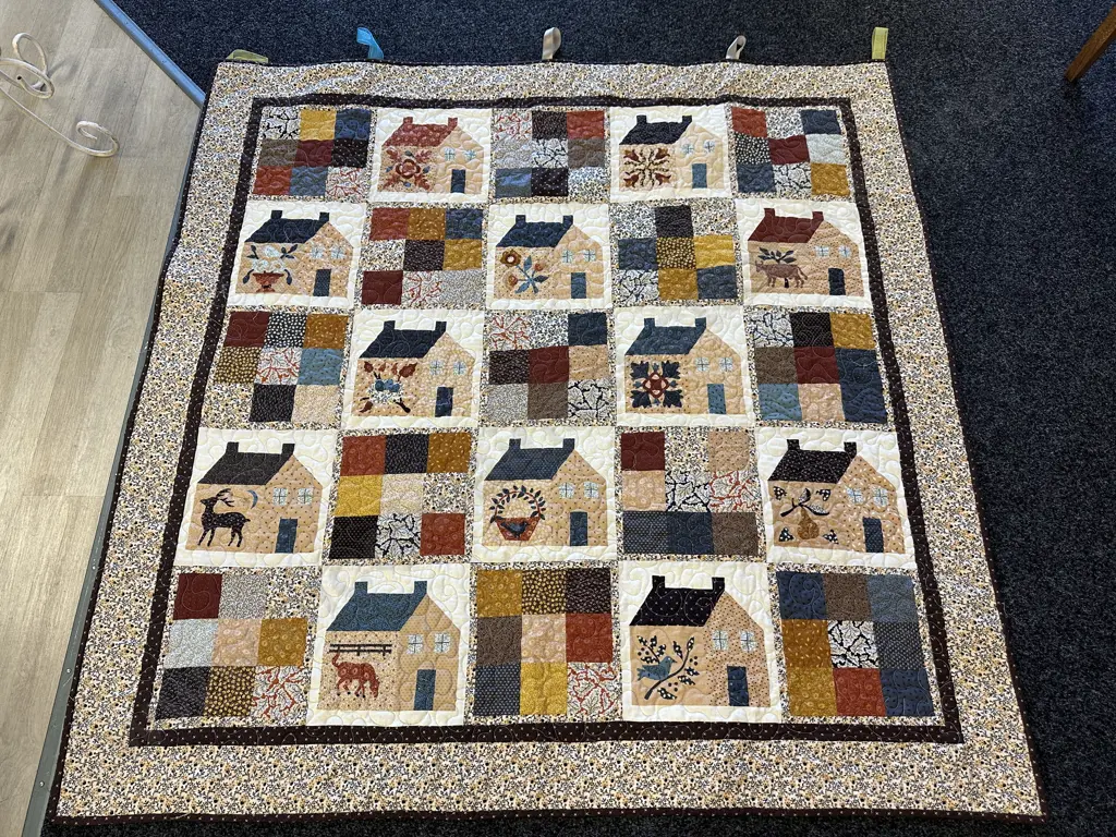 House & Animal/Floral Themed Patchwork Square Wall Hanging 145x145cm Image 1++