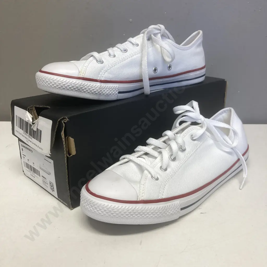 Womans Converse Chuck Taylor Dainty Canvas Low White, Size US 8, UK 5.5 (Sold -05) Image 1++