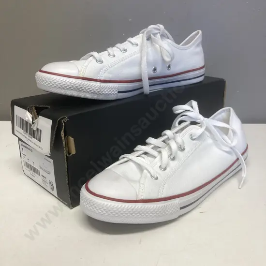 Womans Converse Chuck Taylor Dainty Canvas Low White, Size US 8, UK 5.5 (Sold -05)