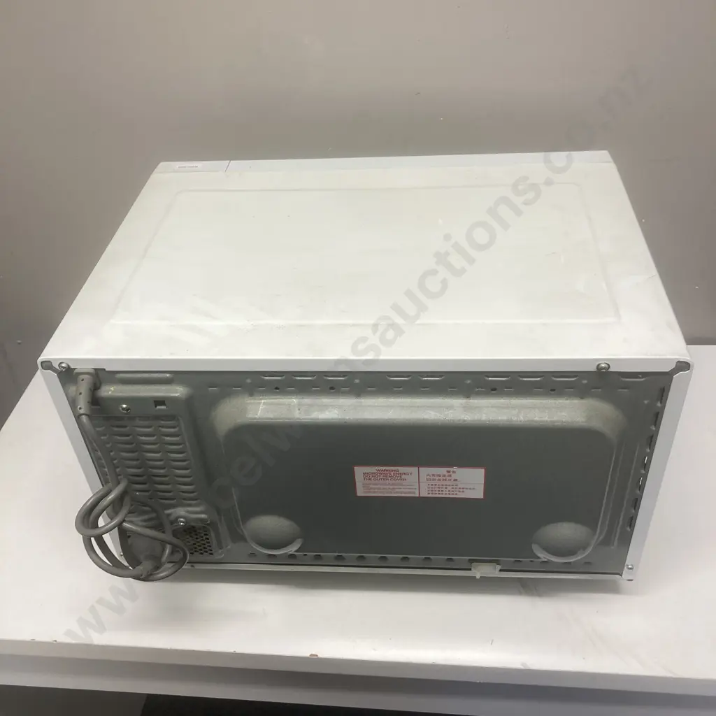 Panasonic 27 Litre Flatbed Inverter Microwave Oven - White, Model NN-SF550W Image 1++