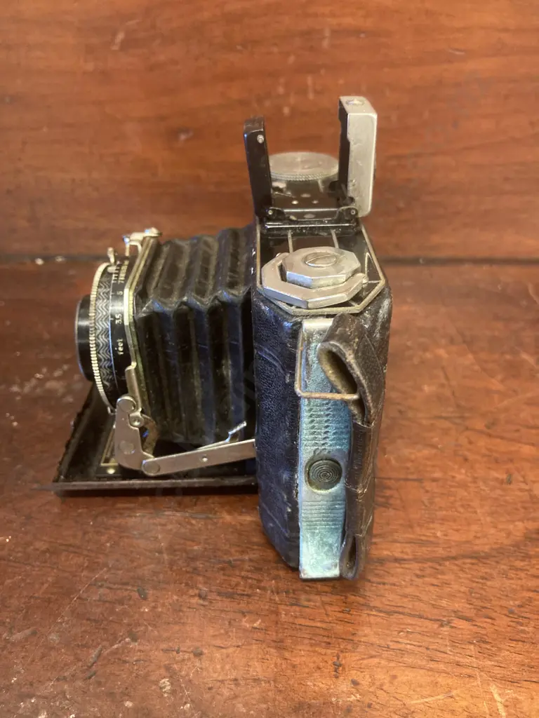 1930s Kodak Six-20 Duo Folding Camera with Kodak Anastigmat f:3.5 Lens & Original Case Image 1++