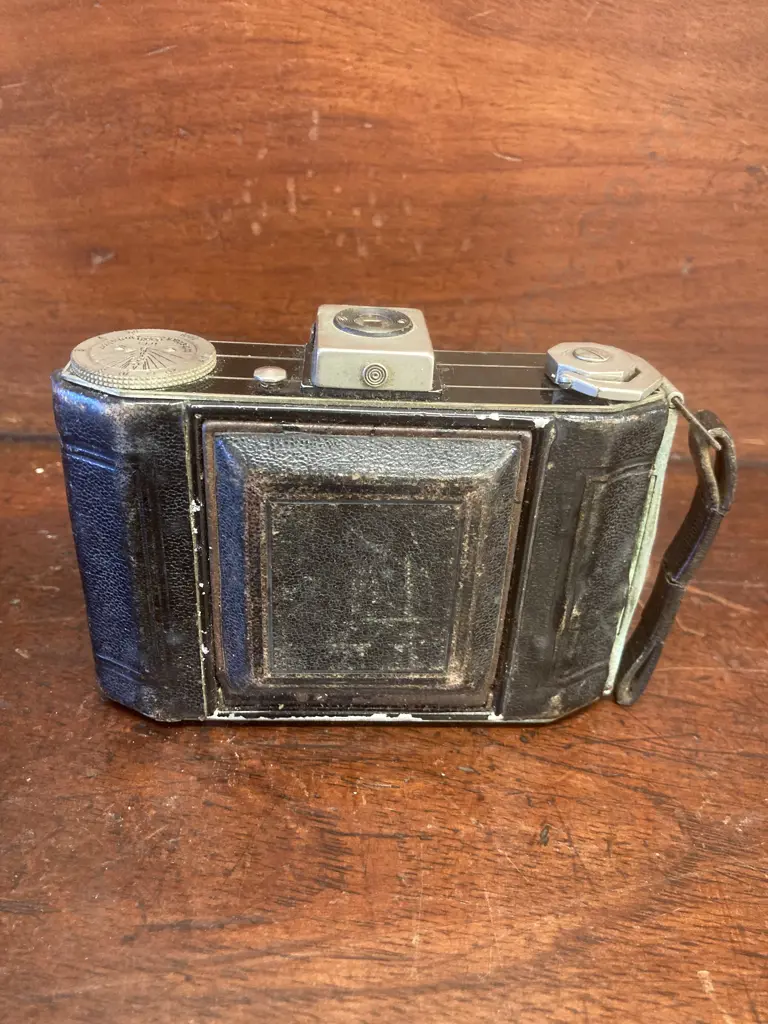 1930s Kodak Six-20 Duo Folding Camera with Kodak Anastigmat f:3.5 Lens & Original Case Image 1++