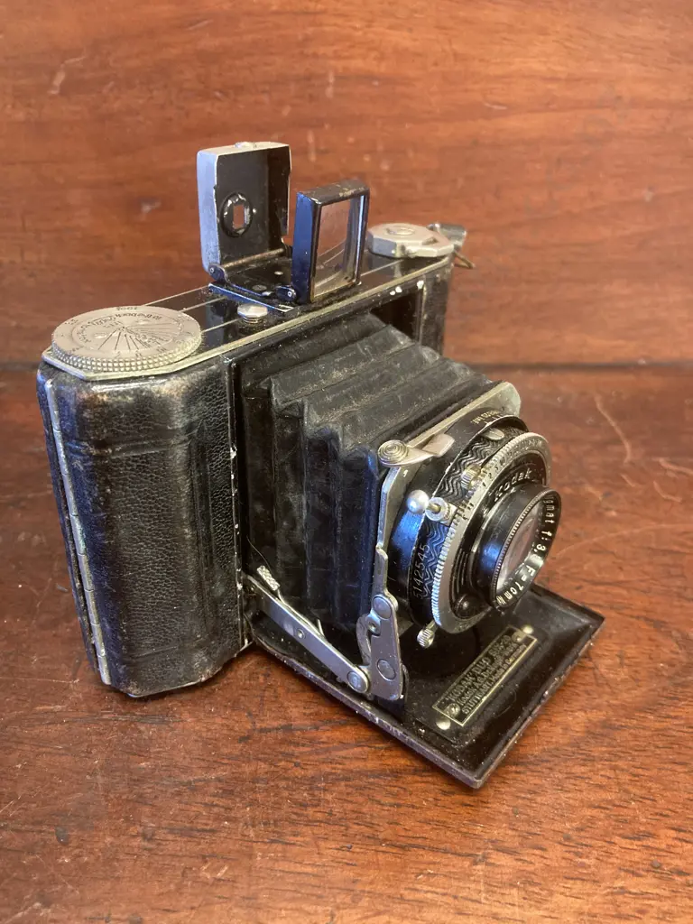 1930s Kodak Six-20 Duo Folding Camera with Kodak Anastigmat f:3.5 Lens & Original Case Image 1++