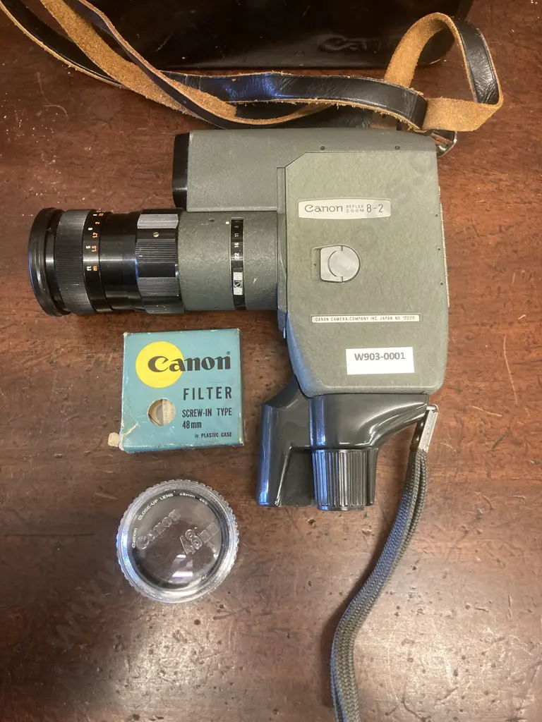 Canon 8-2 Reflex Zoom 8mm Cine Camera, 48mm Close-Up Lens, Boxed Filter & Original Leather Case Image 1++