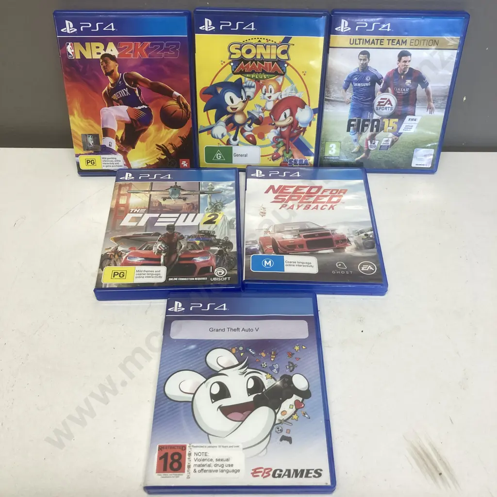 PS4 Games With Cases x 5 With an Empty GTA V Case Image 1++