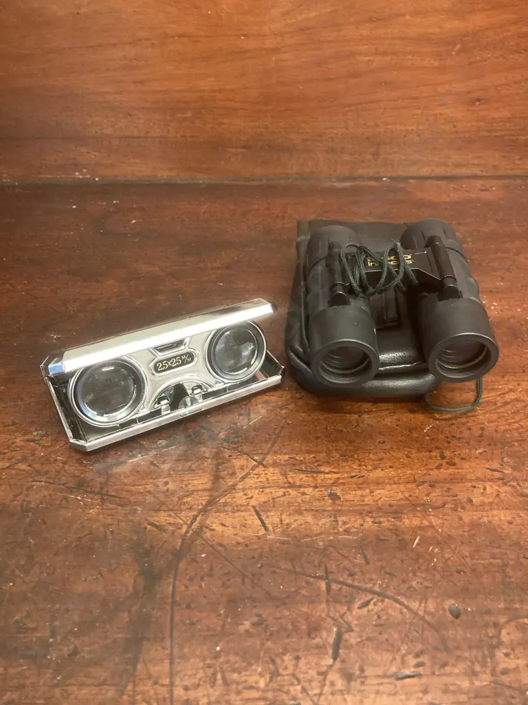Vintage Sport Glass 2.5x Opera Glasses Pop Up Folding Binoculars (Sold With -088) Image 1++