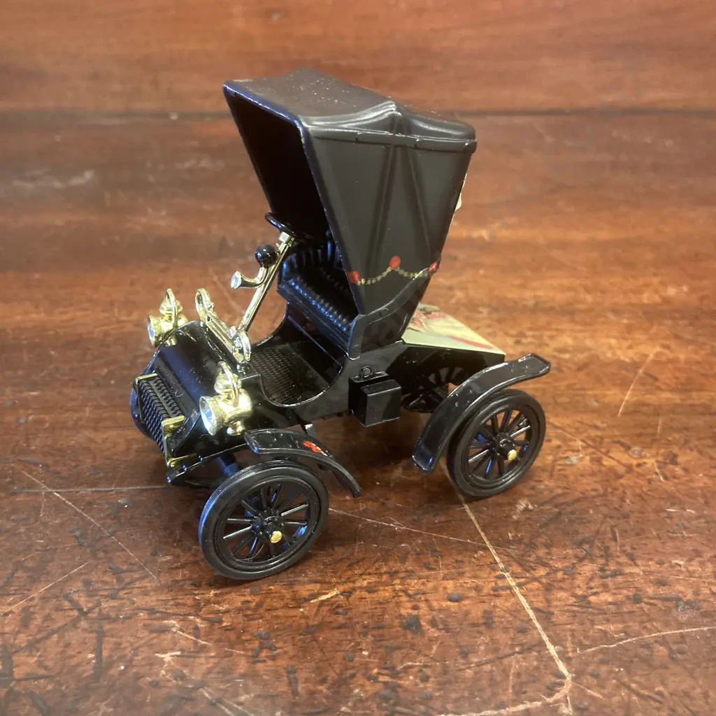 1903 Christmas Ford Runabout National Motor Museum 1/32 And Assortment of 7 Vintage Model Cars Image 1++