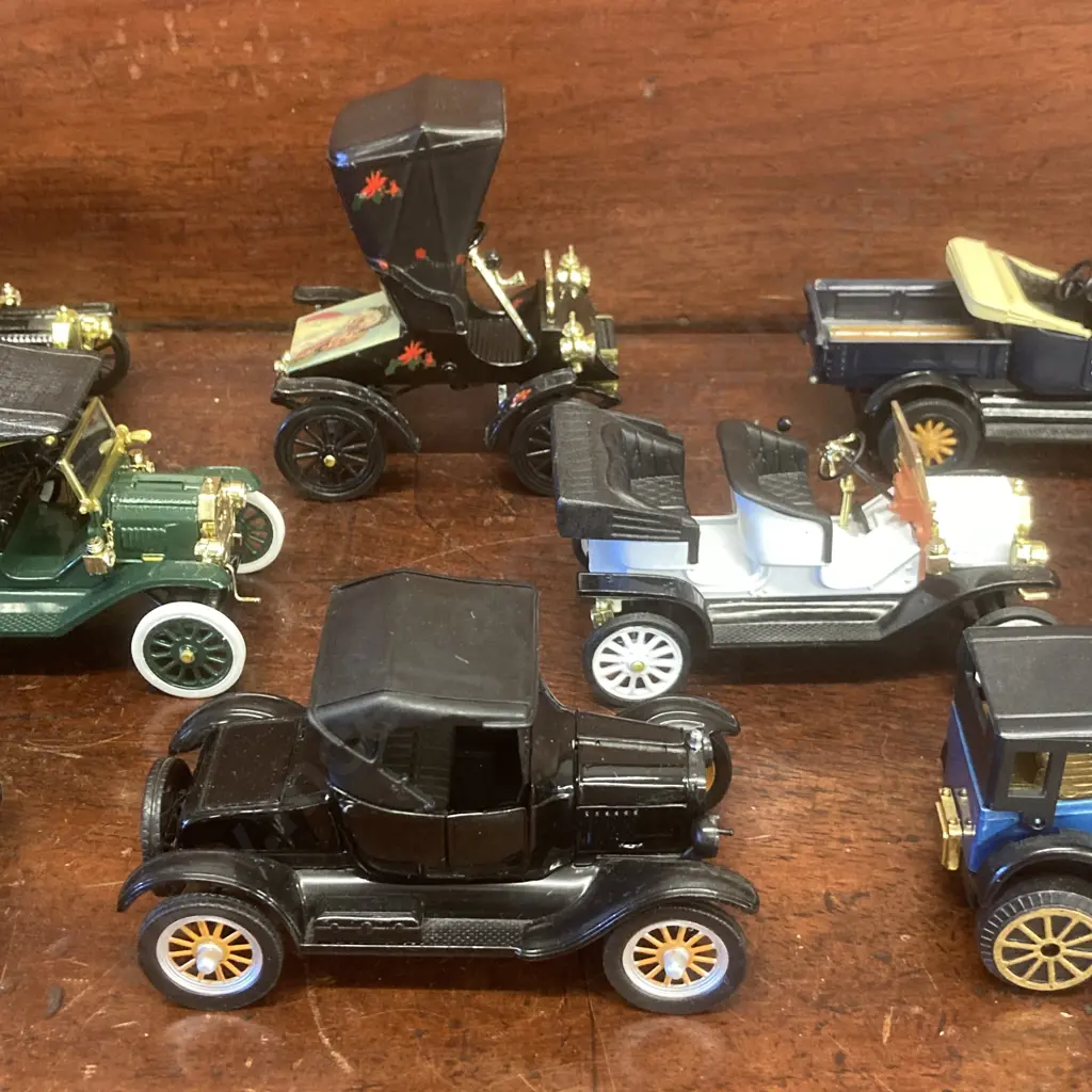 1903 Christmas Ford Runabout National Motor Museum 1/32 And Assortment of 7 Vintage Model Cars Image 1++