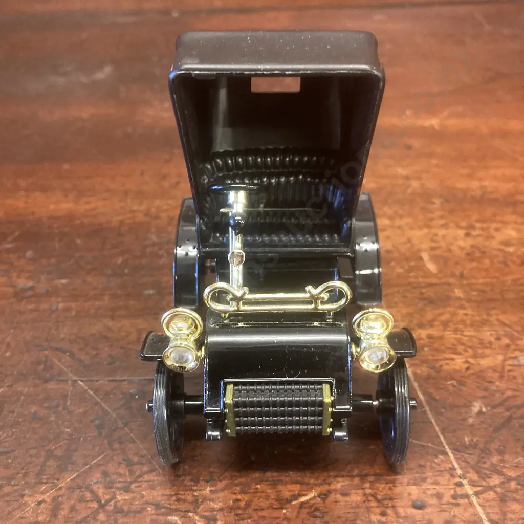 1903 Christmas Ford Runabout National Motor Museum 1/32 And Assortment of 7 Vintage Model Cars Image 1++