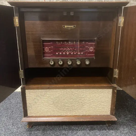 Vintage Wisemans Console Radiogram With Assorted LPs, Plug Needs Replacing (Veneer As Found)