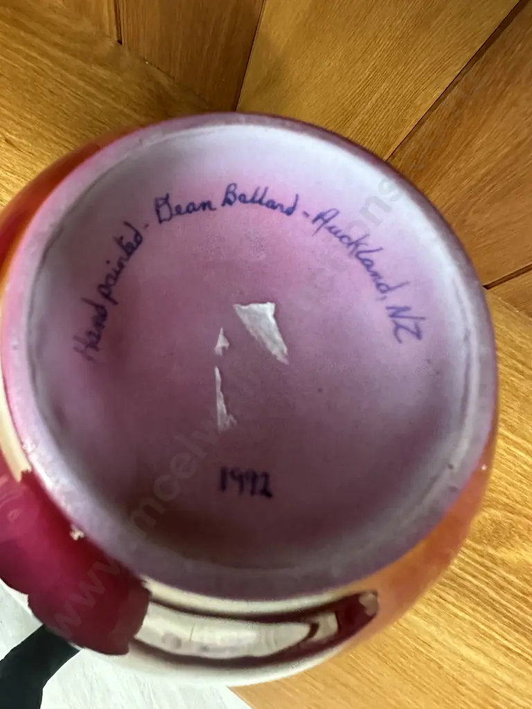 Hand Painted Vase By Dean Ballard Auckland 1992 (Unable to Sell, Donated) Image 1++