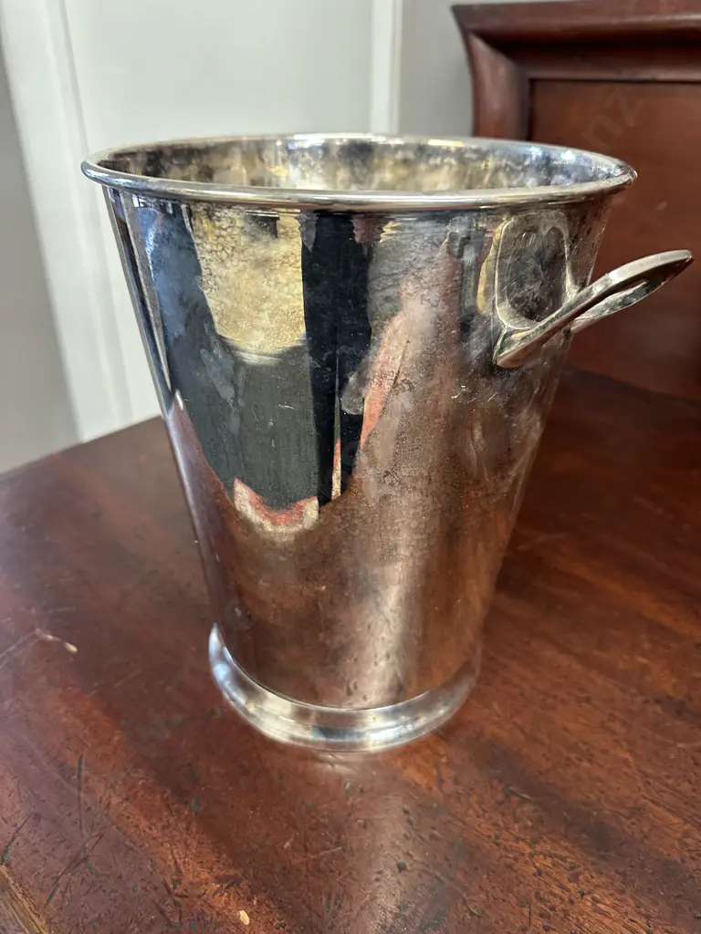 Epcetina International Ice Bucket Image 1++