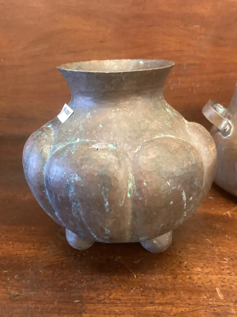 Arts & Crafts Copper Forged Bulbous Vase. 15 x 15cm With Vintage Copper Pot. 10 x 20cm Image 1++