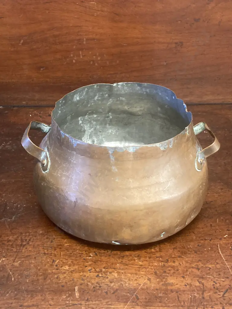 Arts & Crafts Copper Forged Bulbous Vase. 15 x 15cm With Vintage Copper Pot. 10 x 20cm Image 1++