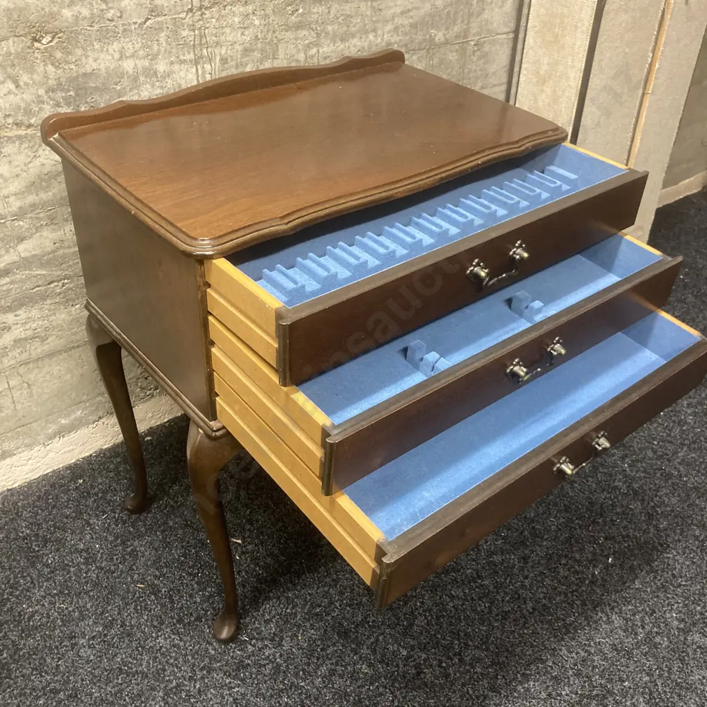 Queen Anne Style Cutlery Canteen Table With 3 Moulded Lined Drawers. H76 W65 D40cm Image 1++