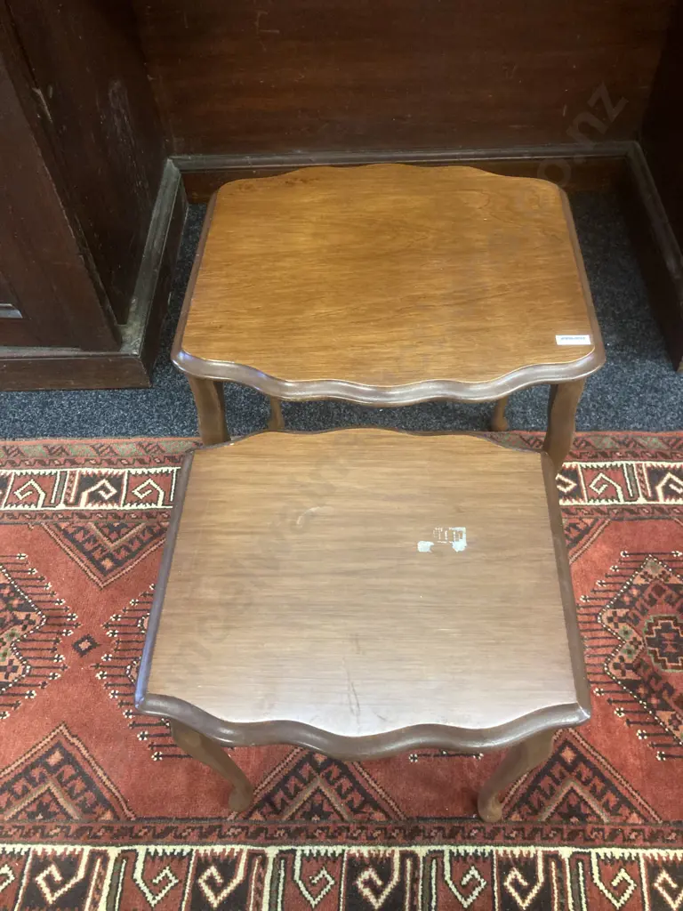 Nest of 2 Mahogany Occasional Tables, Fine Cabriole Legs, Carved Bevelled Edge Image 1++