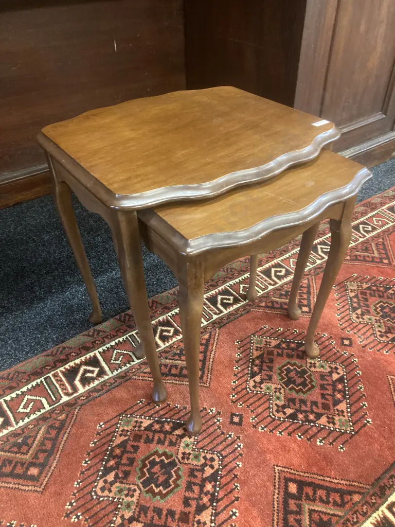 Nest of 2 Mahogany Occasional Tables, Fine Cabriole Legs, Carved Bevelled Edge Image 1++