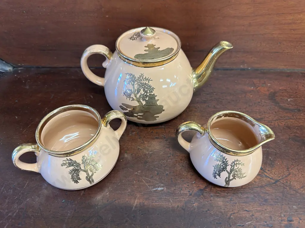 Staffordshire 'Gibsons' Teapot, Creamer & Bowl. Image 1++