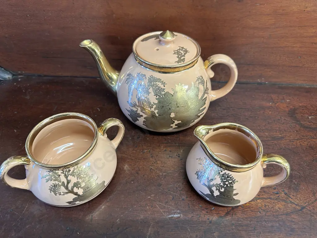 Staffordshire 'Gibsons' Teapot, Creamer & Bowl. Image 1++