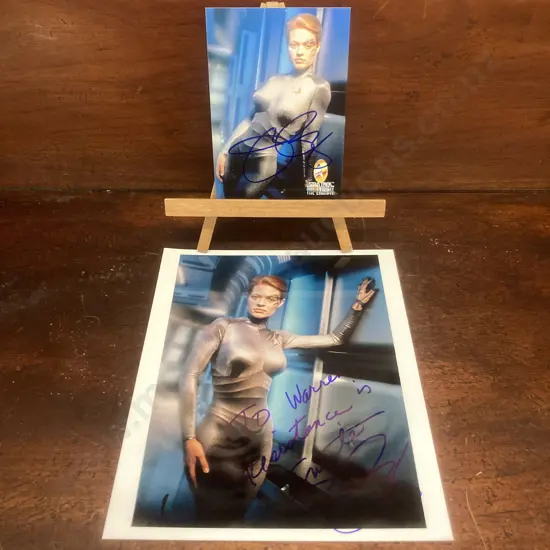 Jeri Ryan as Seven of Nine - Star Trek Voyager, Autographed Star Trek The Exhibit Card & 20x25cm Photo