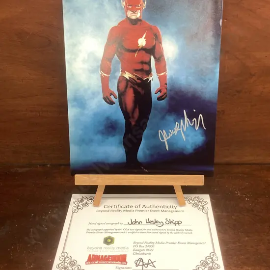 John Wesley Shipp "The Flash'  Autographed Photo With COA, 25x20cm