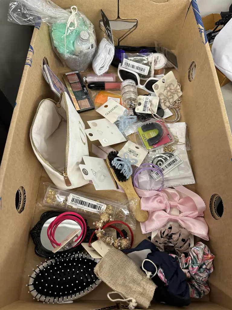 Selection Of Hair & Beauty Items Etc Image 1++