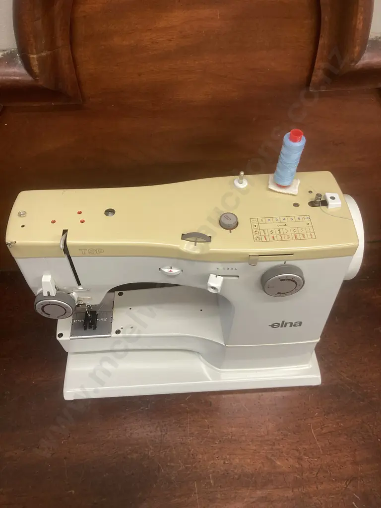 Elna T SP Sewing machine With Manual & Accessories, #72CR180312 Image 1++