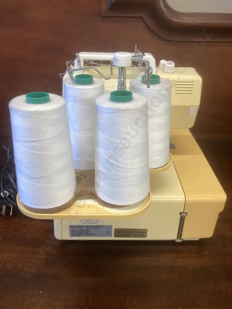 Bernina Bernette FunLock 006 Overlocker With Large Assortment of Overlocker Thread Image 1++
