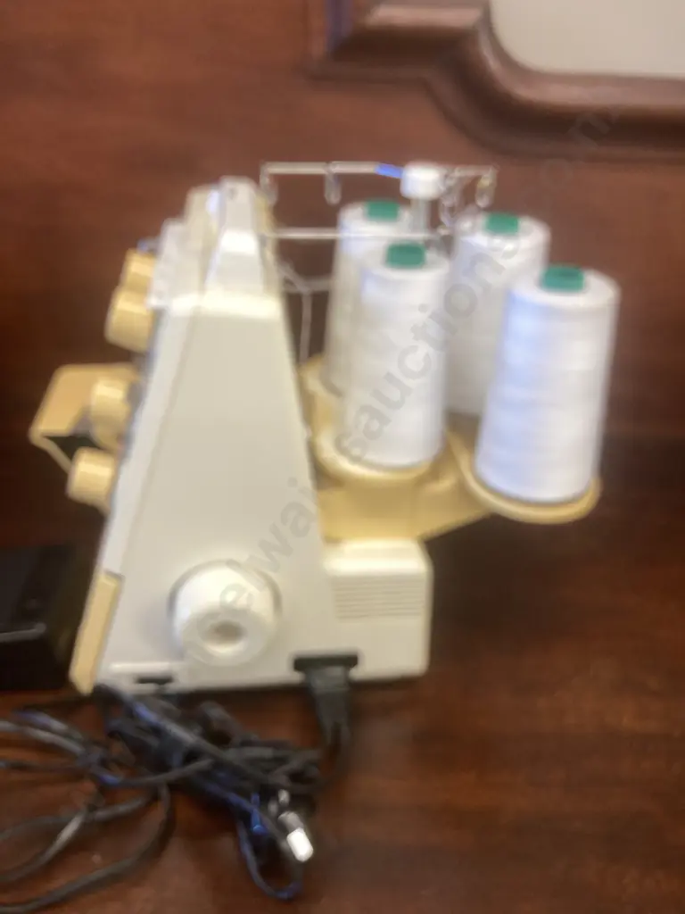 Bernina Bernette FunLock 006 Overlocker With Large Assortment of Overlocker Thread Image 1++