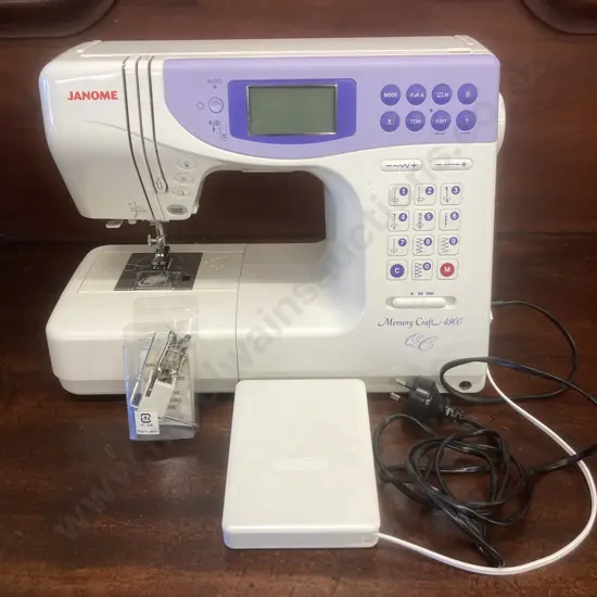 Janome Memory Craft 4900 Sewing Machine